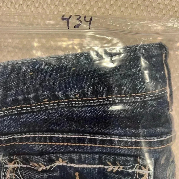 ✨Amethyst 9 low rise mini jeanShorts VTG Embroidered contrast stitch DenimY2K - Picture 8 of 8